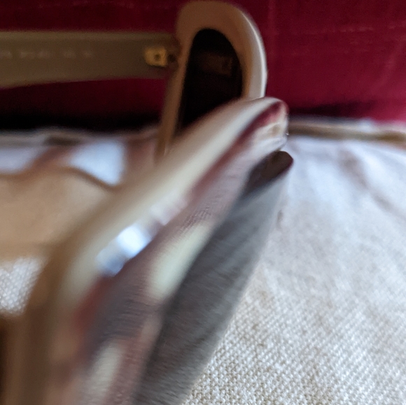 Prada sunglasses SPR 03N - Picture 5 of 6